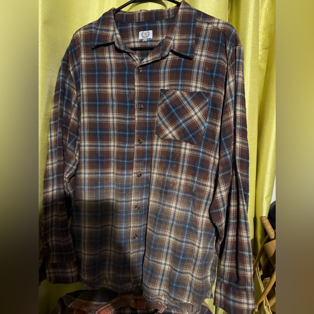Bleached flannel women size large excellent condition